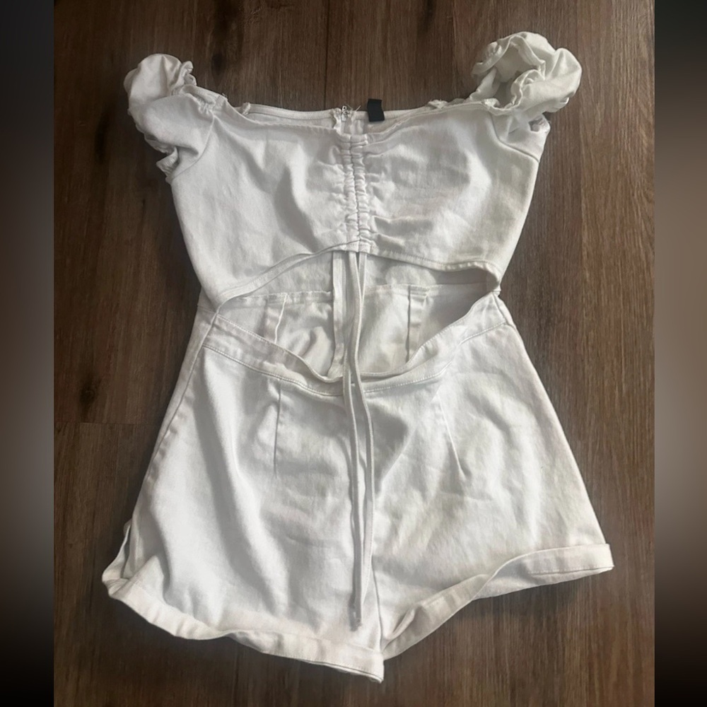 WINDSOR White Cut Out Womens Size LARGE Romper Ruched Drawstring